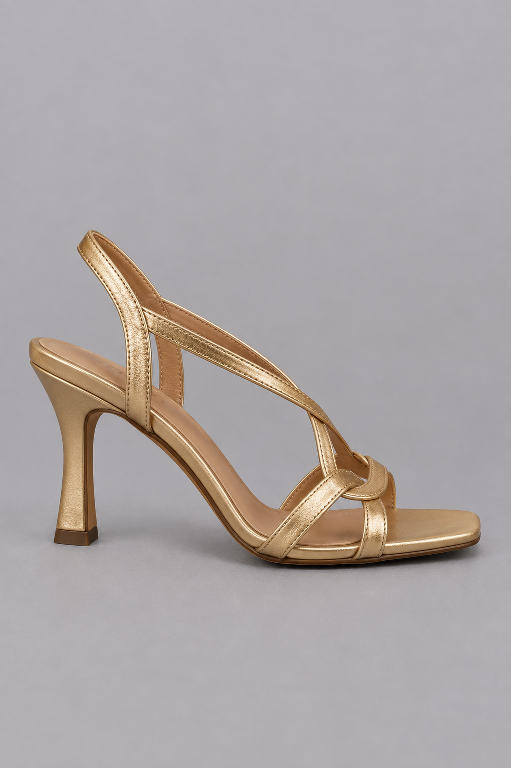 Regina™ - Golden Summer Charm Sandals