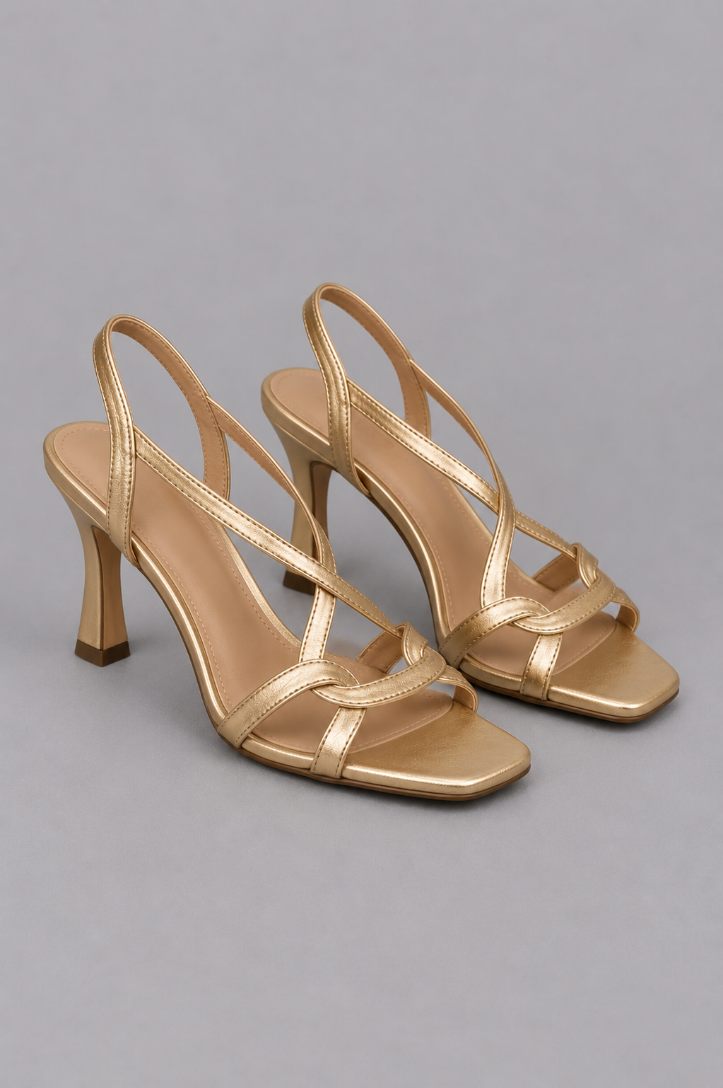 Regina™ - Golden Summer Charm Sandals