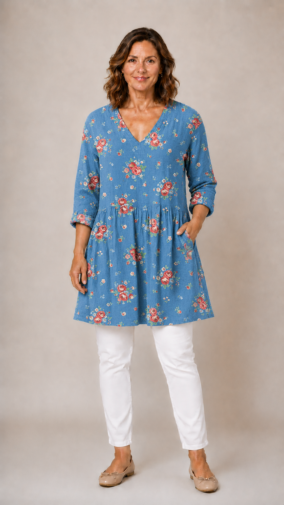 Cindy™ - Long Blouse with V-Neck